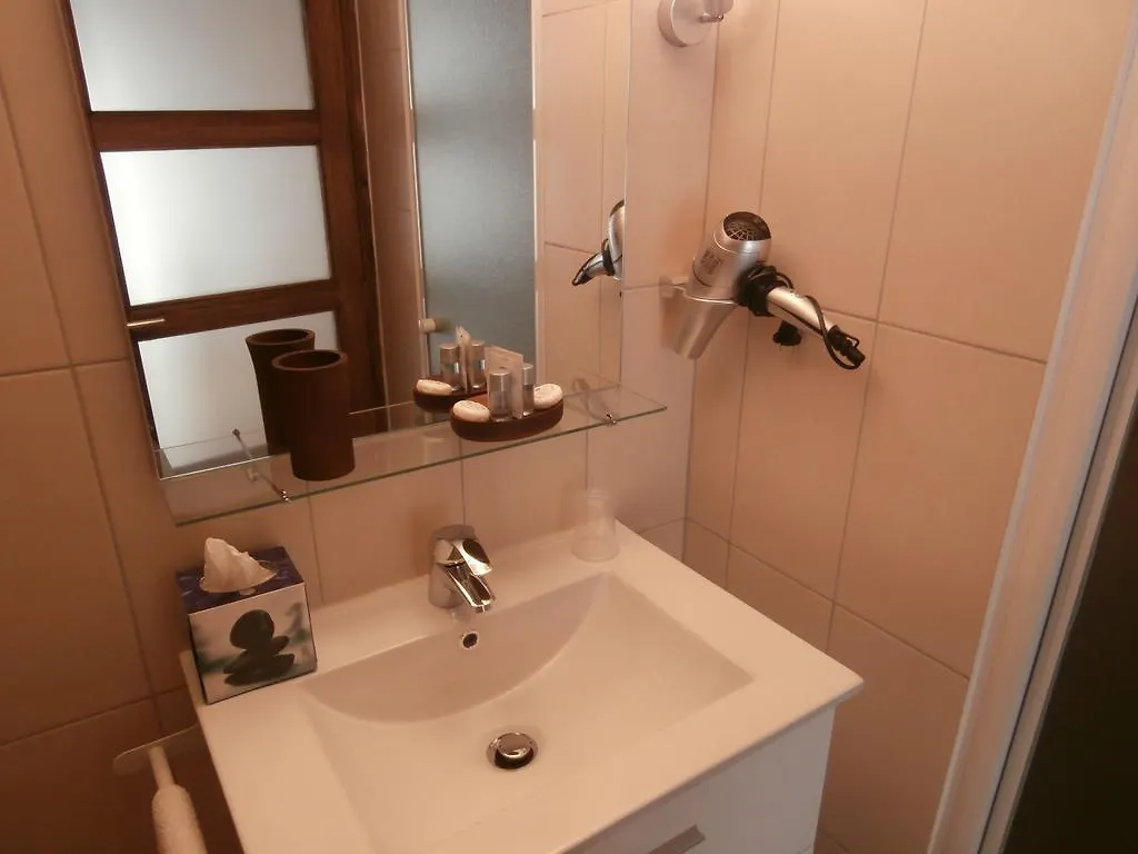 Carre Cardinal Bed & Breakfast Villeneuve-les-Avignon 0*,
